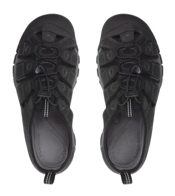 4D8D07A6-459F-44FD-A282-1F4C411D2CC8