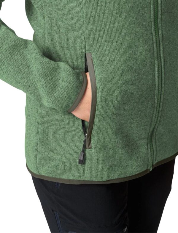 5870B837-5384-4C5A-B8B6-5DF5BEE78FCA