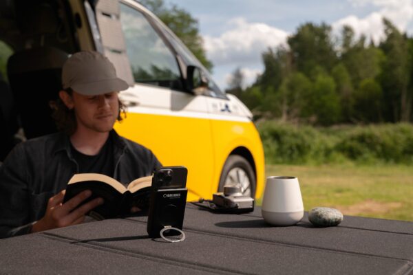 WakaWaka Power Pro Wireless Powerbank - Image 11