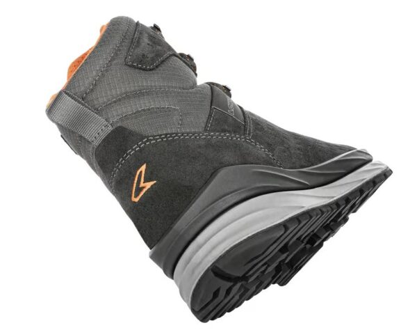 EEF83801-4E30-4698-981C-0E1B6DB2D40F